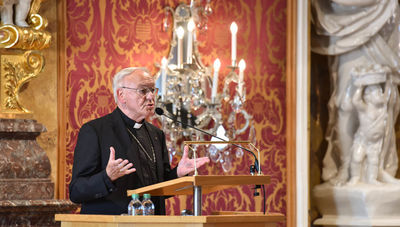 Heinz Josef Algermissen, Bischof von Fulda, spricht auf dem Festakt zum Gedenken an die Gründung der Deutschen Bischofskonferenz (DBK) vor 150 Jahren am 28. September 2017 im Fuldaer Stadtschloss.